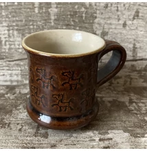 Barna lovas bögre - kicsi, nyomott mintás Barna lovas bögre - kicsi, nyomott mintás