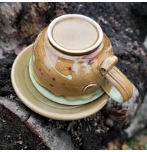 Teás csésze - tavaszi rét mintával - zöld aljjal