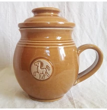 Sárga lovas szűrős bögre, emblémás - pufi