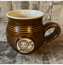 Barna oroszlános  bögre - kicsi, emblémás