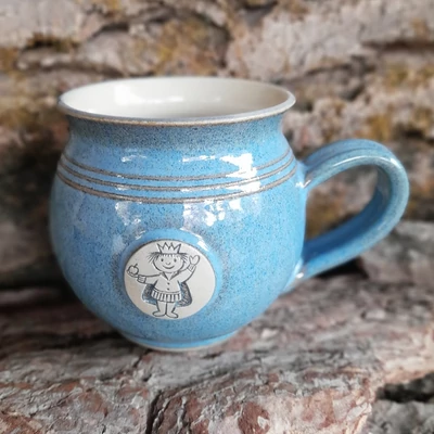 Világoskék királyfis bögre - közepes, emblémás