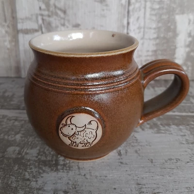 Mogyoró színű bocis bögre - közepes, emblémás