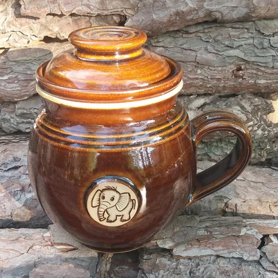 Barna elefántos szűrős bögre - emblémás - pufi