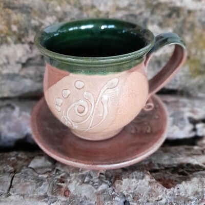 Barna -zöld cappuccino csésze alátéttel
